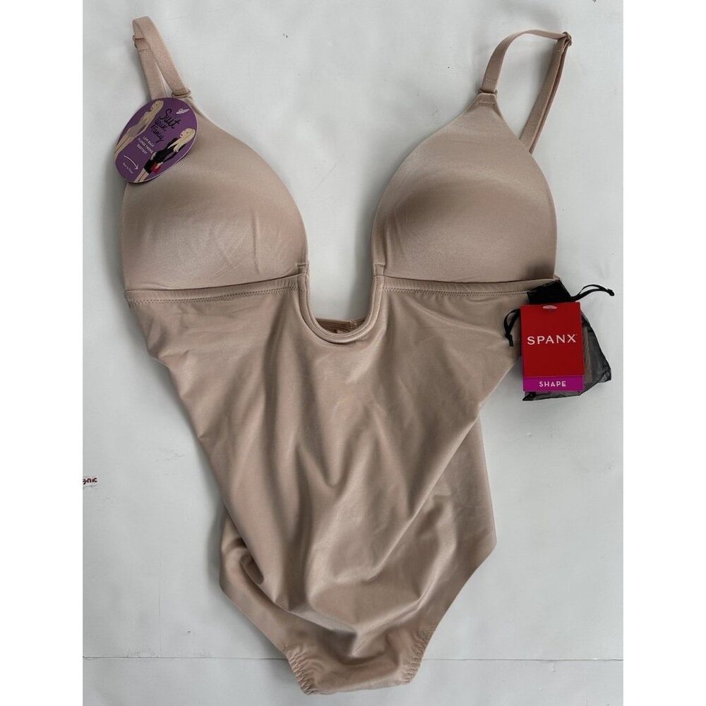Spanx Suit Your Fancy Plunge Low-Back Thong Multiway Bodysuit sz M Nude Beige - Picture 5 of 5